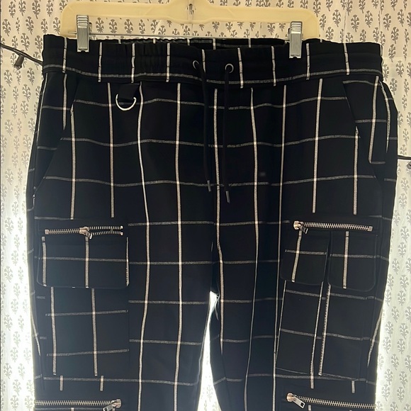 Hot Topic Cargo Joggers - Picture 3 of 4